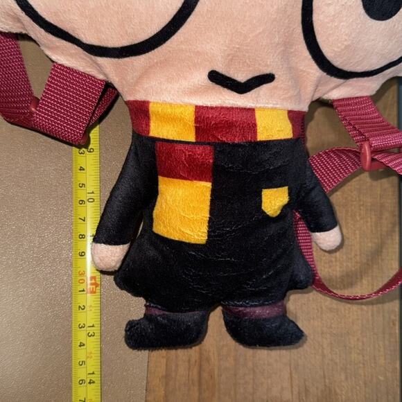 Wizarding World of Harry Potter plush backpack and adjustable straps back pocket - Picture 4 of 9